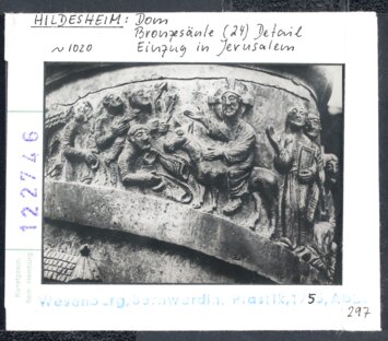 Vorschaubild Hildesheim, Dom: Bernwardsäule (Christussäule), Bronze, um 1020. Einzug in Jerusalem Diasammlung